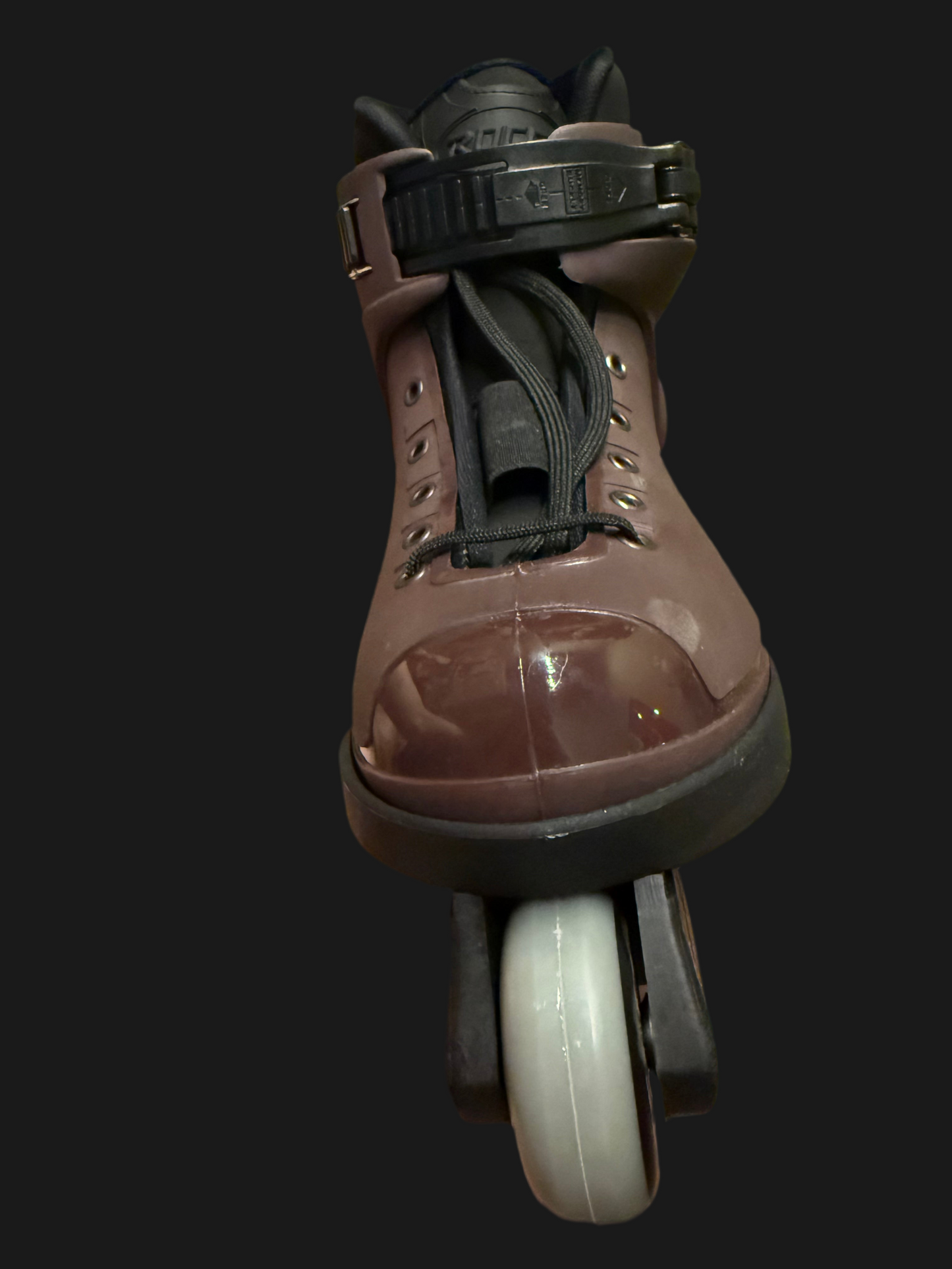 Roces Chestnut M12 Complete Skate (7us) *DISCOUNTED FOR FACTORY BLEMISH ON LEFT SKATE*