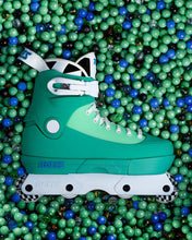 Load image into Gallery viewer, Roces Pro Ilia Savosin 5th Element Complete Skate  (Boot Only available) - CLEARANCE