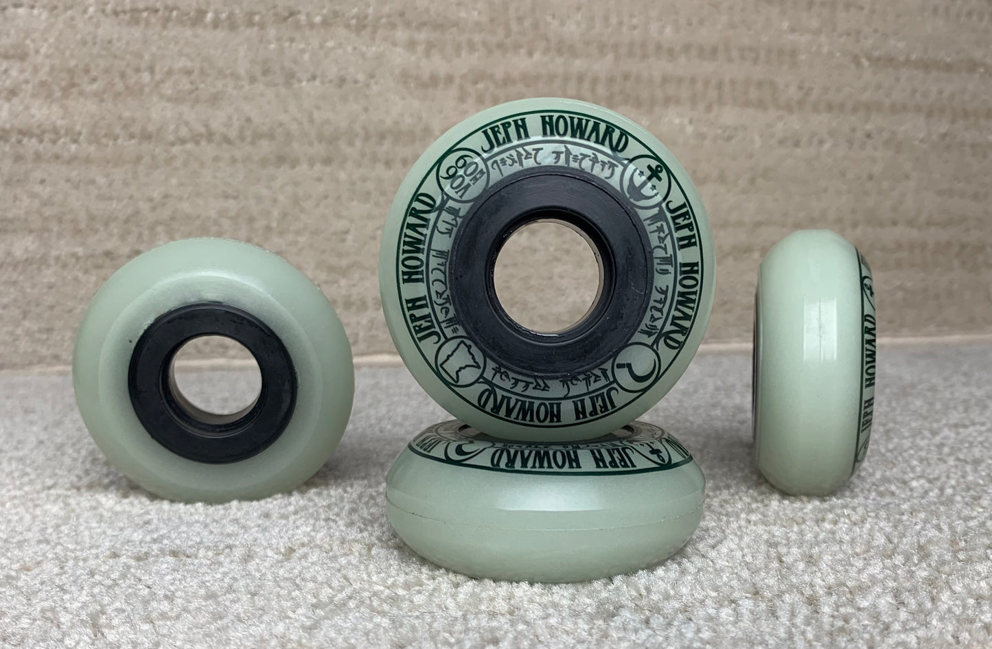GC Howard (JH2) Pro STOCK Wheel - Glow in the Dark 60mm 90a