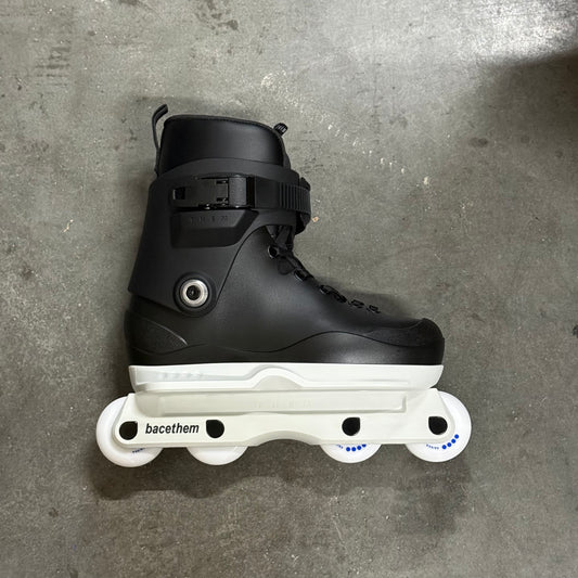 Them 901 Black Shell w White Souls & White Frames Complete - No box deal