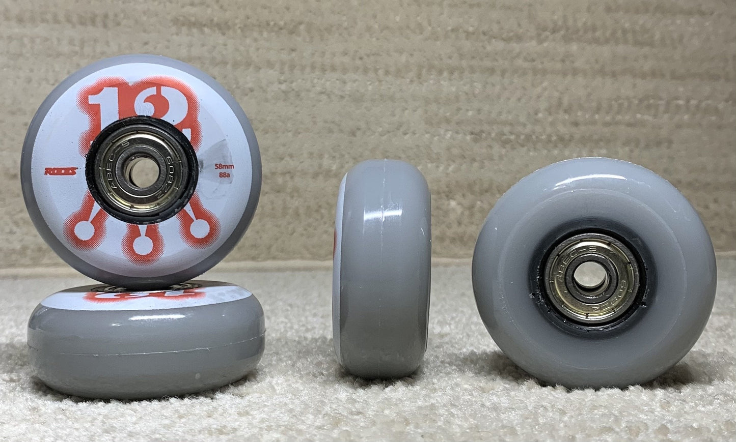 Roces Stock M12 Lo White Wheel with Abec 5 Bearings